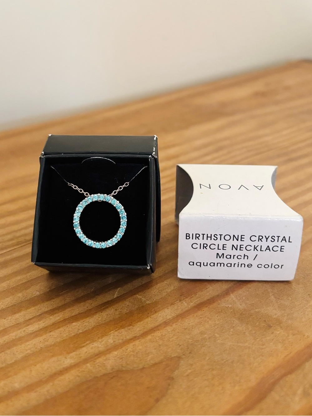 💥 Avon Aquamarine Circle March Birthstone Crystal Necklace